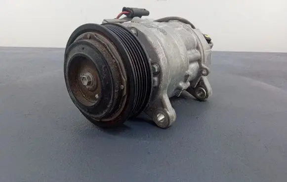 BMW 1 F40 Air conditioning (A/C) compressor (pump) 7948797