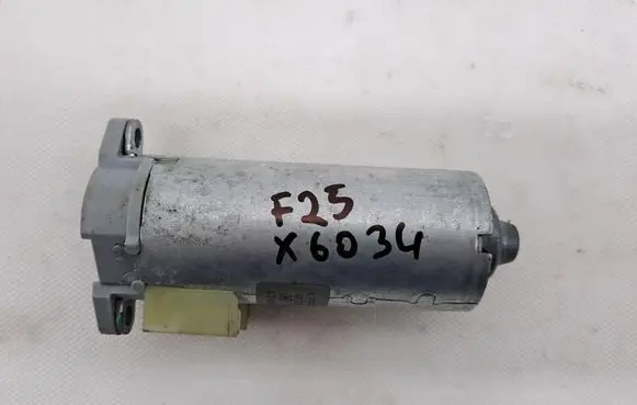 BMW X3 F25 Seat adjustment motor 0130002635