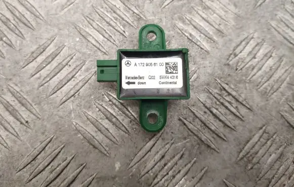Mercedes-Benz C W204 Airbag deployment crash/impact sensor A1729056100