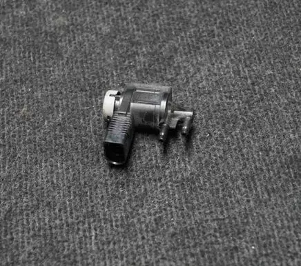 Audi A4 S4 B7 8E 8H Turbo solenoid valve 1K0906283A