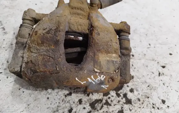 Peugeot 3008 I Front brake caliper