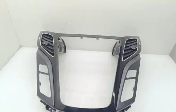 Hyundai i40 Radio/GPS head unit trim 847403Z000