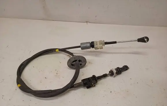 Chevrolet Volt II Gear shift cable linkage 84048984