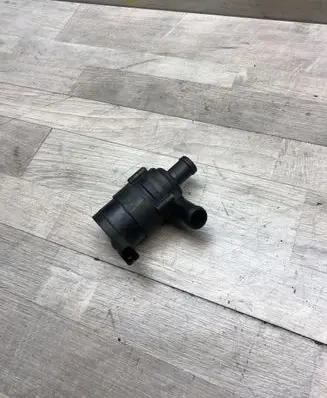 Audi A4 S4 B8 8K Webasto circulation pump for autonomous heater 