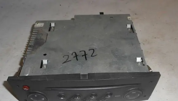 Renault Clio III Radio/CD/DVD/GPS head unit 8200483757