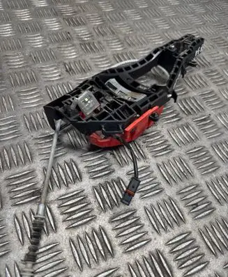 BMW 3 F30 F35 F31 Front door exterior handle/bracket 7321640