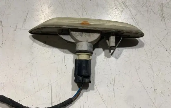BMW 5 E60 E61 Front fender indicator light