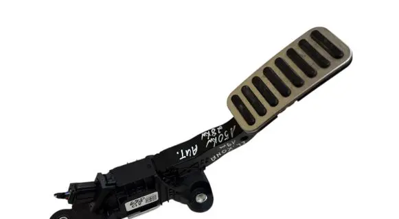 Hyundai Kona I Accelerator throttle pedal CN04215771