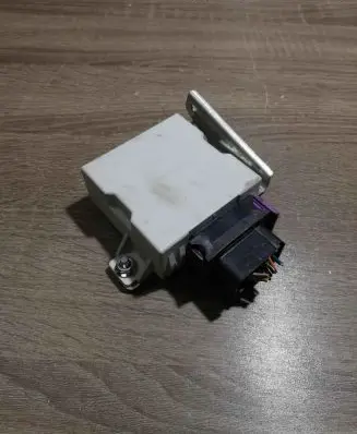 Toyota Corolla Verso AR10 Window wiper relay 859400F010A