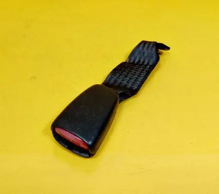 Mitsubishi Space Star Rear seatbelt buckle 