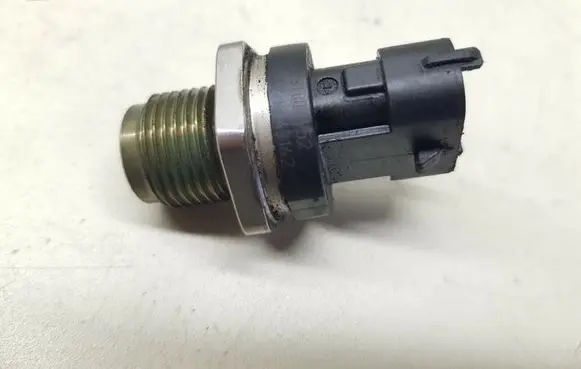 Fuel pressure sensor
