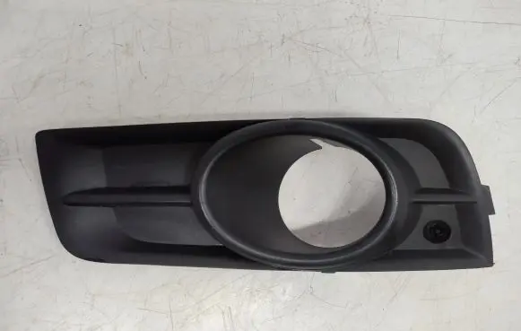 Chevrolet Cruze Front fog light trim/grill 96981085