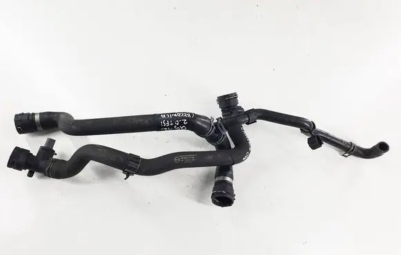Engine coolant pipe/hose