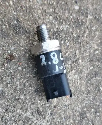 Chrysler Voyager Fuel pressure sensor 0281002398