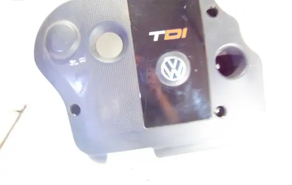 Volkswagen PASSAT B5 Engine cover (trim)