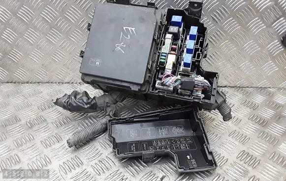 Nissan X-Trail T31 Fuse module 284B6JG43A
