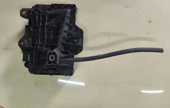 Volkswagen Polo IV 9N3 Battery tray 50893A