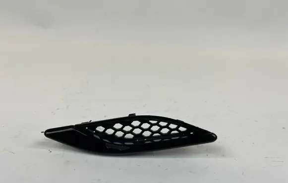 Maserati Ghibli Fender grill 670028906