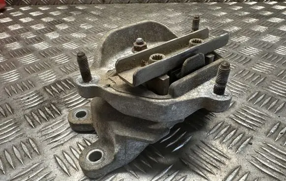 Audi Q5 SQ5 Engine mount bracket 8K0399151