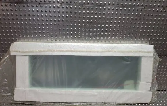 Rear side window