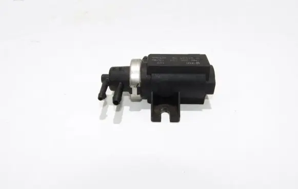 Audi A4 S4 B5 8D Turbo solenoid valve 1H0906627