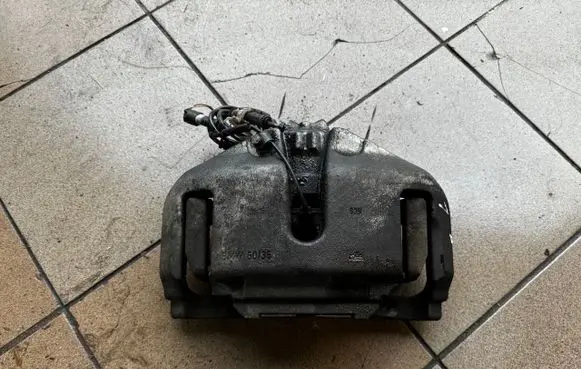 BMW 5 GT F07 Front brake caliper BMw6036