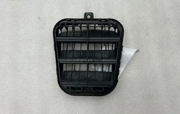 Audi Q2 - Quarter panel pressure vent 469819181C 469819181