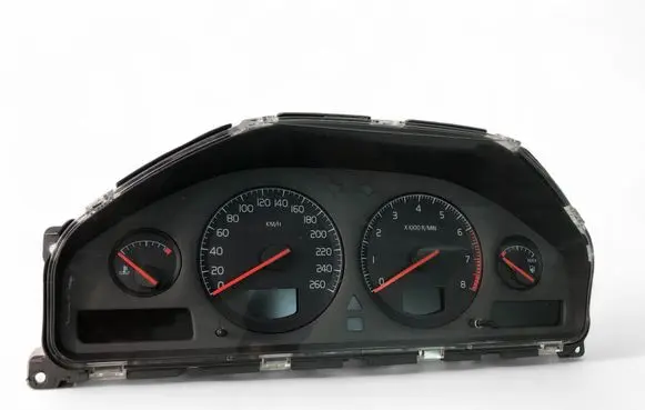 Volvo XC70 Speedometer (instrument cluster) 9499668
