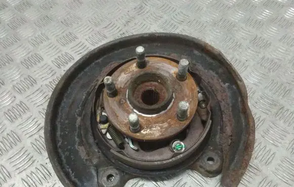 Subaru Legacy Rear wheel hub