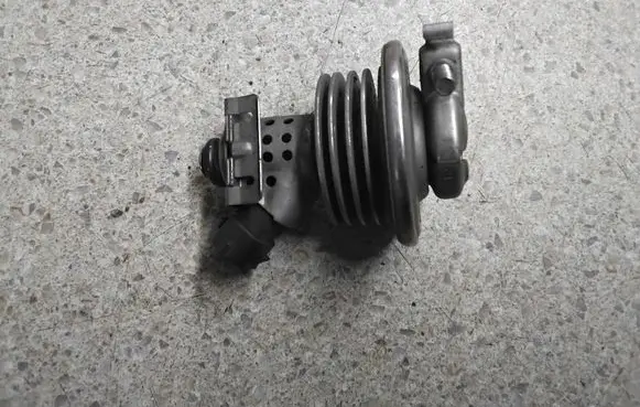 Mercedes-Benz ML W166 AdBlue injector A1644900513