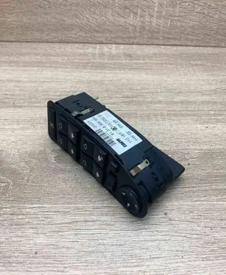 BMW 5 E39 Electric window control switch 8368985 110187