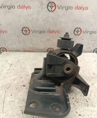 Toyota RAV 4 (XA30) Engine mount bracket