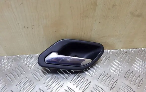 BMW 5 E39 Front door interior handle L27032925
