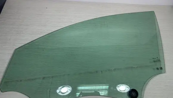 Opel Grandland X Front door window glass four-door
