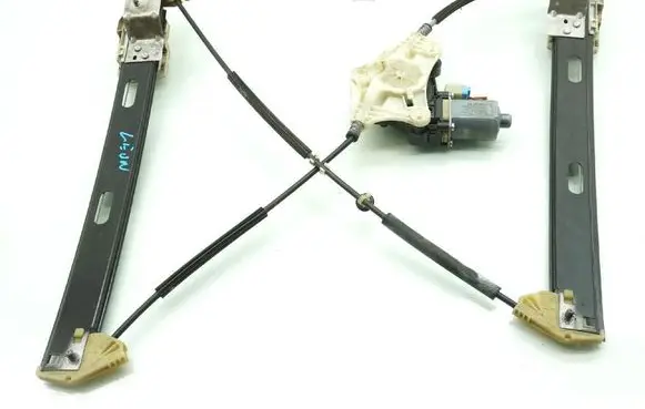 Seat Leon (5F) Front door window regulator with motor 5F4837462D