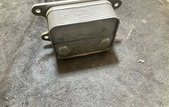 Engine oil radiator
