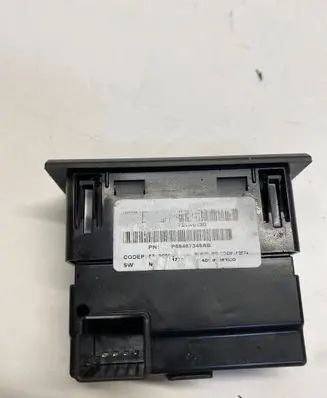 Jeep Grand Cherokee WL USB socket connector P68487349AB 62574 12140130