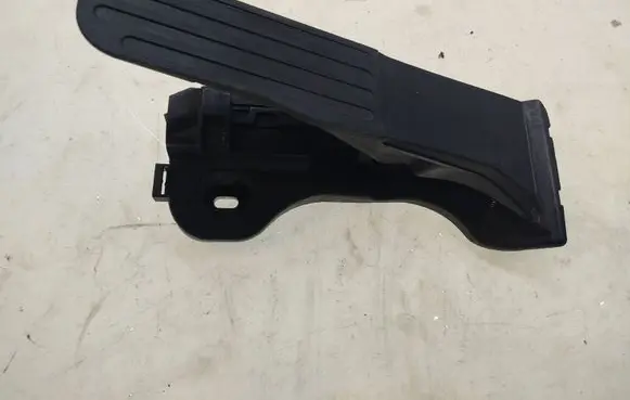 Volkswagen Golf VI Accelerator throttle pedal 1K1721503T