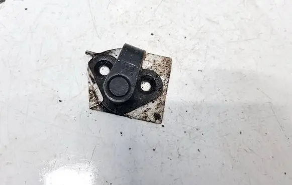 Citroen Berlingo Front door lock loop/hook striker 