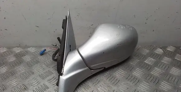 Front door electric wing mirror
