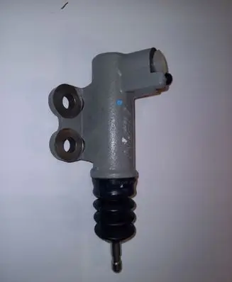 Mitsubishi L200 Clutch slave cylinder MR980832