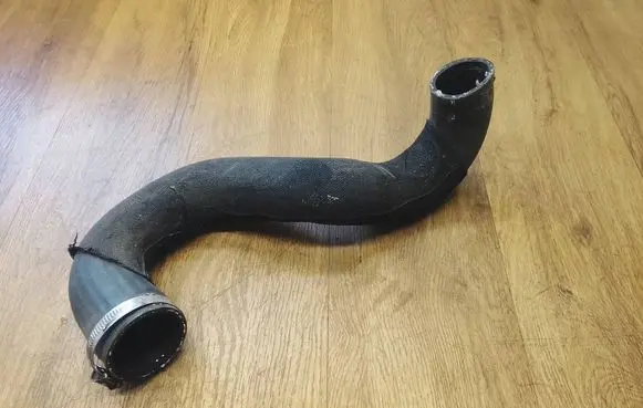 Porsche Macan (95B) Intercooler hose/pipe 95B145790F