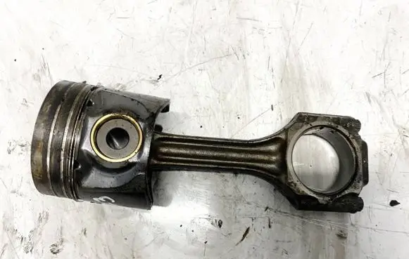Audi A4 S4 B5 8D Piston with connecting rod 028HDE