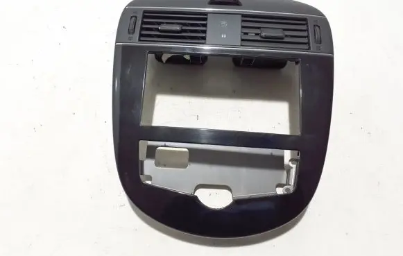 Nissan Pulsar Panel trim 682623ZL0A