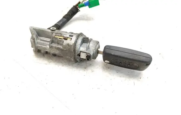 Peugeot 607 Ignition lock N0500109