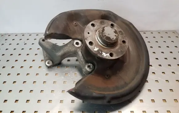 Rear wheel hub