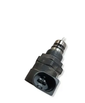 BMW 5 E60 E61 Fuel pressure regulator 0281002481