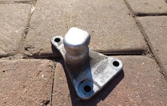 Audi A4 S4 B6 8E 8H Engine mounting bracket 8E0199343