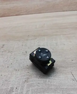 BMW 7 E38 Wing mirror switch 8352291 03060020