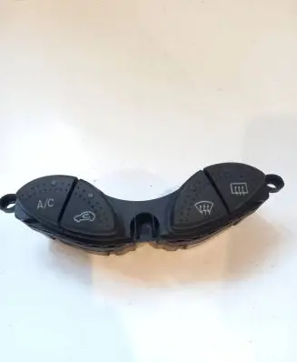 Ford Focus Windscreen/window heater switch 98AG19A945CF 080999